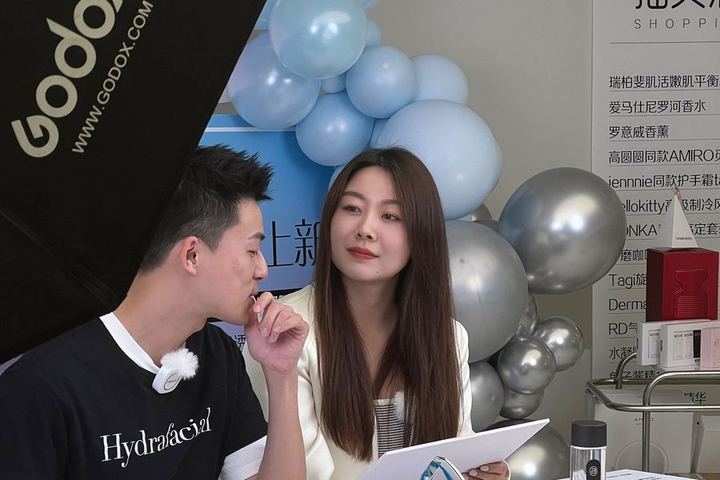 直播现场设备灯光布置